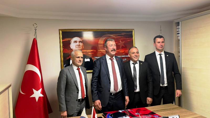 federayon-baskanindan-ziyare7 Federasyon Başkanı Yıdırım'dan Başkan Öz'e Anlamlı Ziyaret..